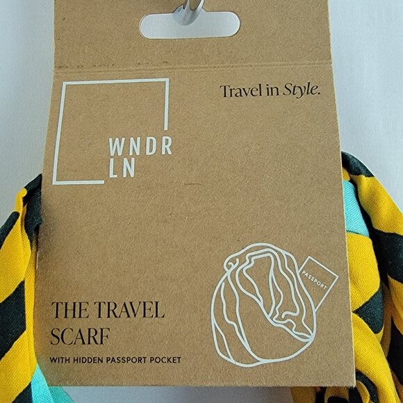 WNDR LN Printed Travel Scarf with Built-In Zipper Pocket NEW WITH TAGS - Picture 3 of 7